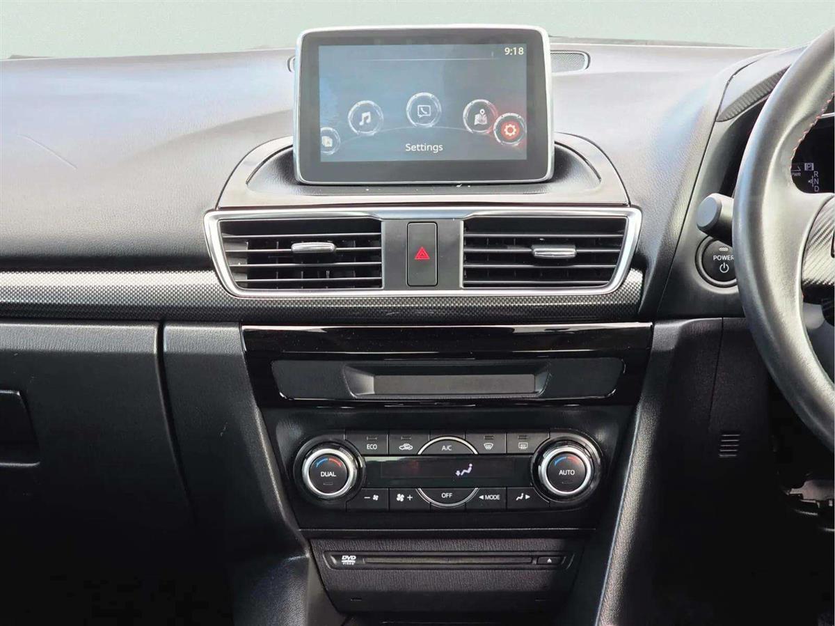 2014 Mazda Axela thumbnail