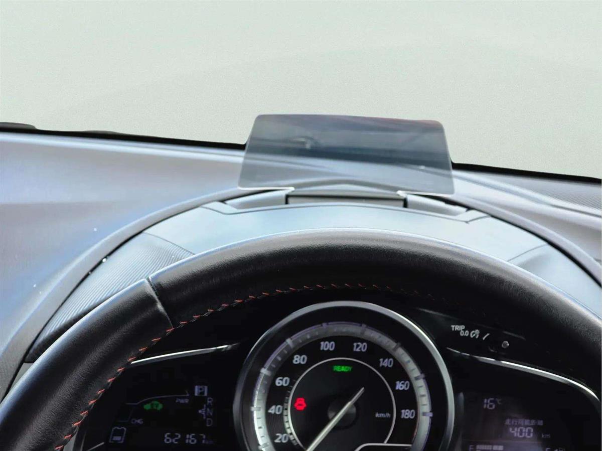 2014 Mazda Axela thumbnail