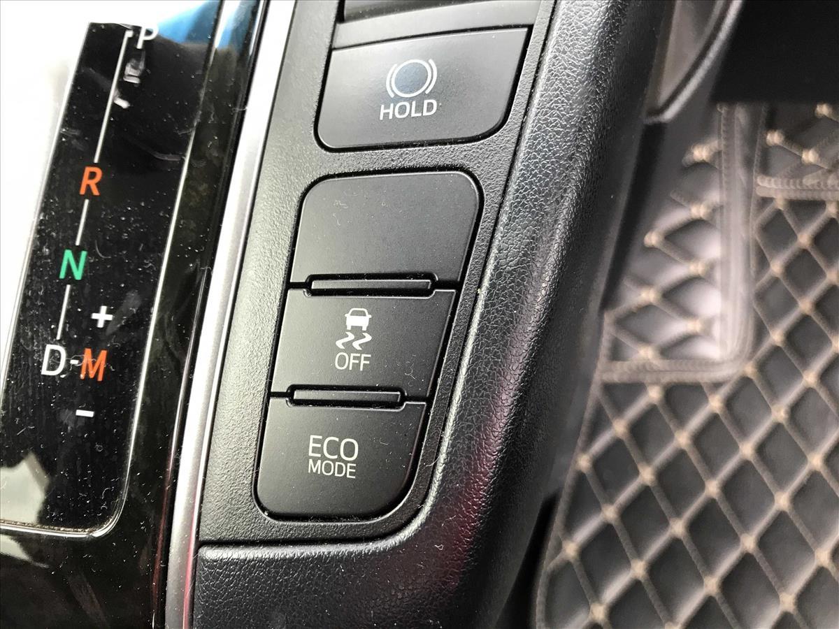 2016 Toyota Vellfire thumbnail