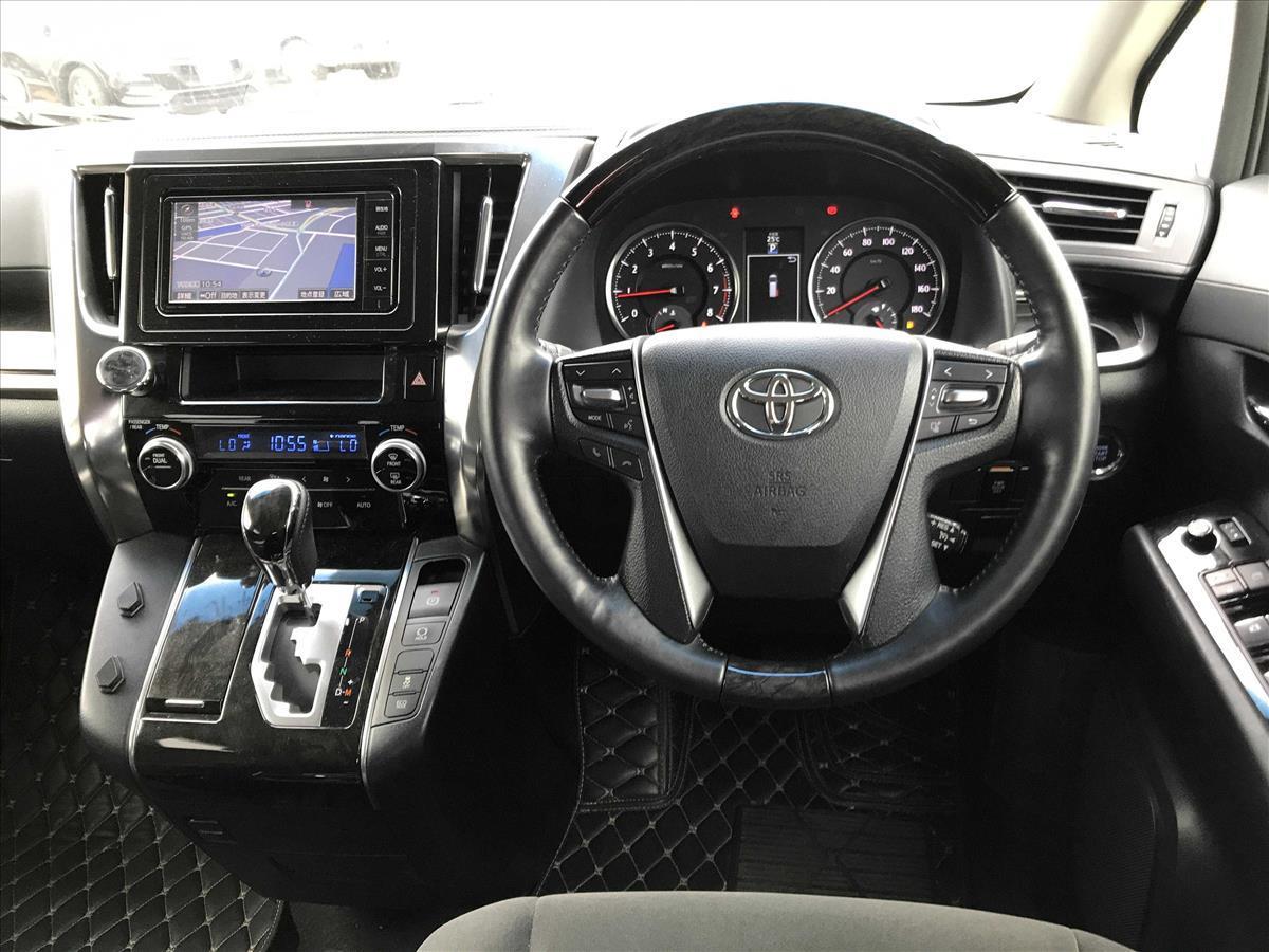 2016 Toyota Vellfire thumbnail