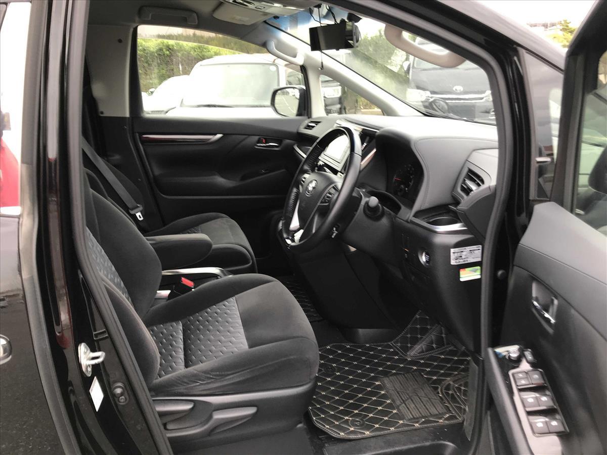 2016 Toyota Vellfire thumbnail