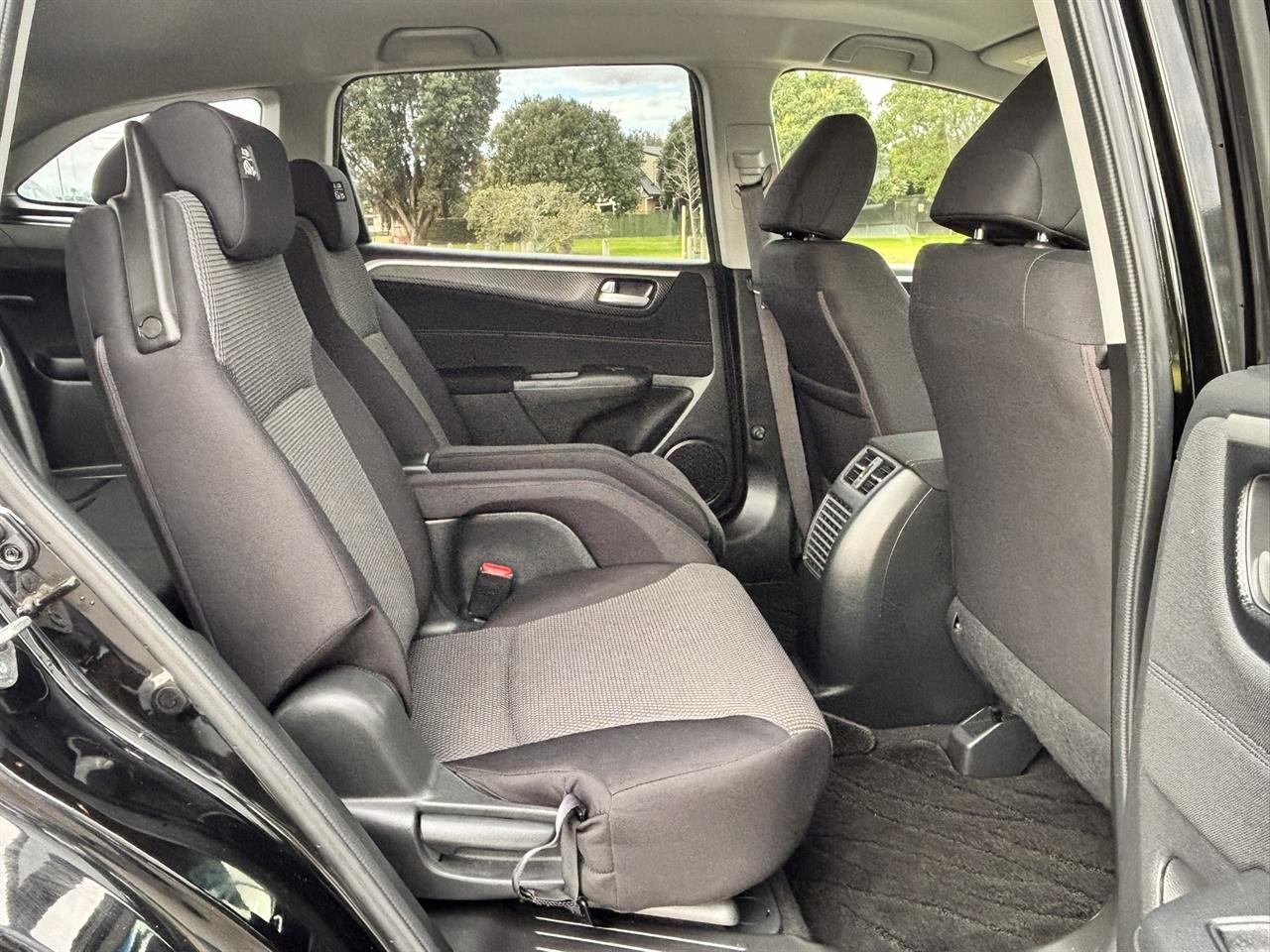 2016 Honda Jade thumbnail