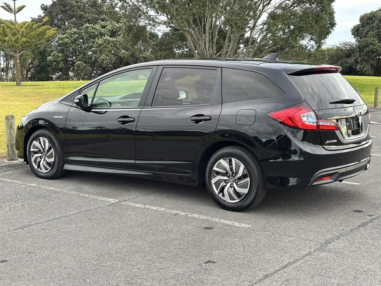 2016 Honda Jade thumbnail