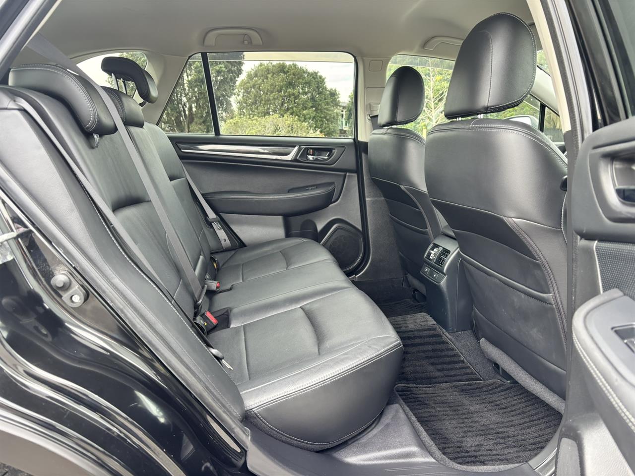 2015 Subaru Outback thumbnail