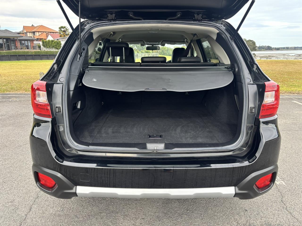 2015 Subaru Outback thumbnail