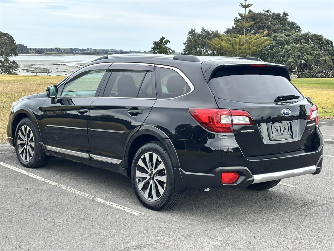 2015 Subaru Outback thumbnail