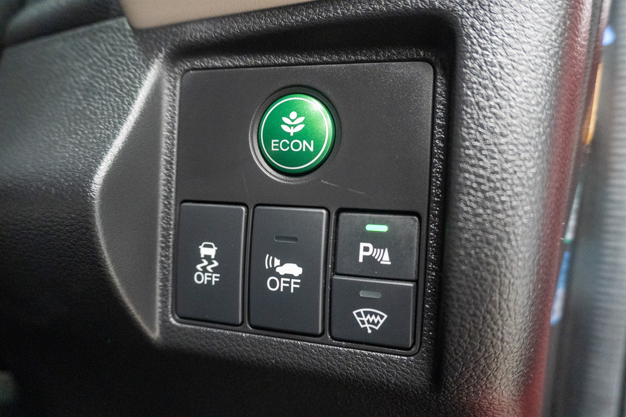 2015 Honda Vezel thumbnail