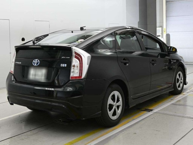 2015 Toyota Prius thumbnail