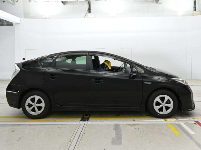 2015 Toyota Prius thumbnail