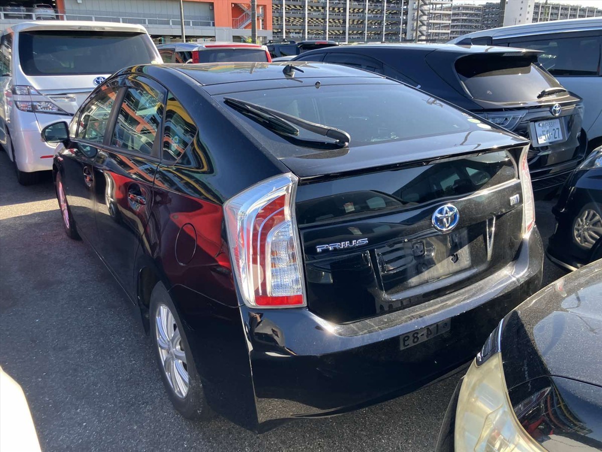 2013 Toyota Prius thumbnail
