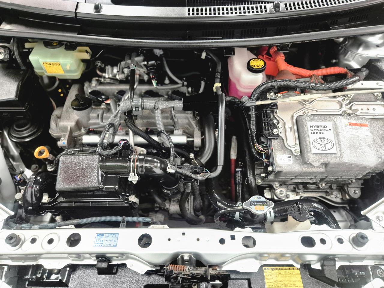 2012 Toyota Aqua thumbnail