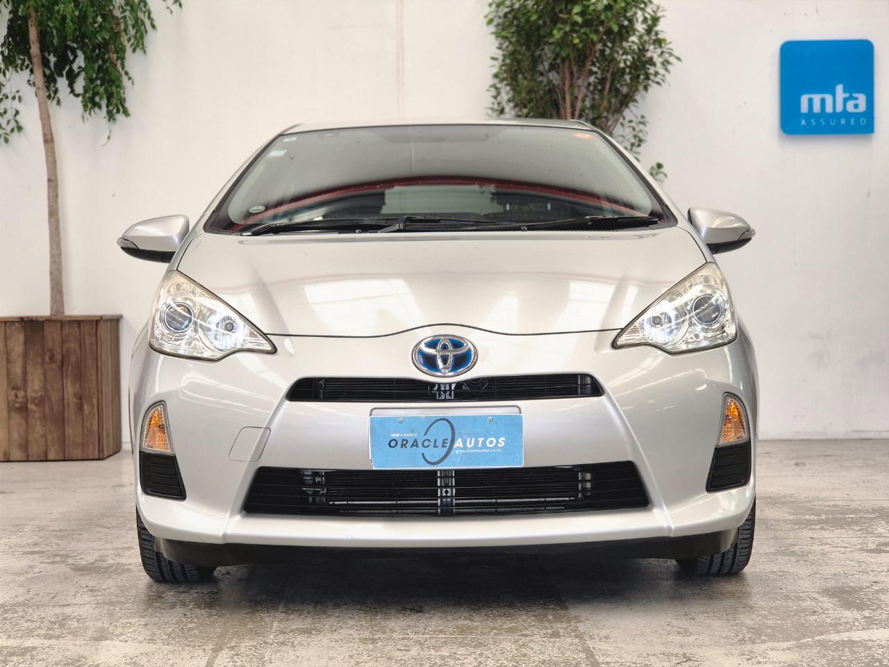 2012 Toyota Aqua thumbnail