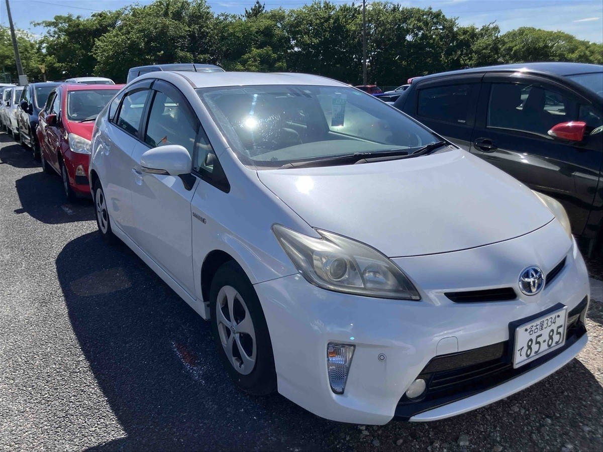 2013 Toyota Prius thumbnail