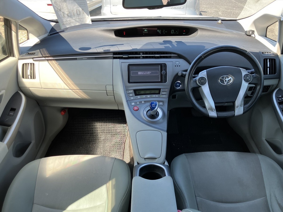 2013 Toyota Prius thumbnail