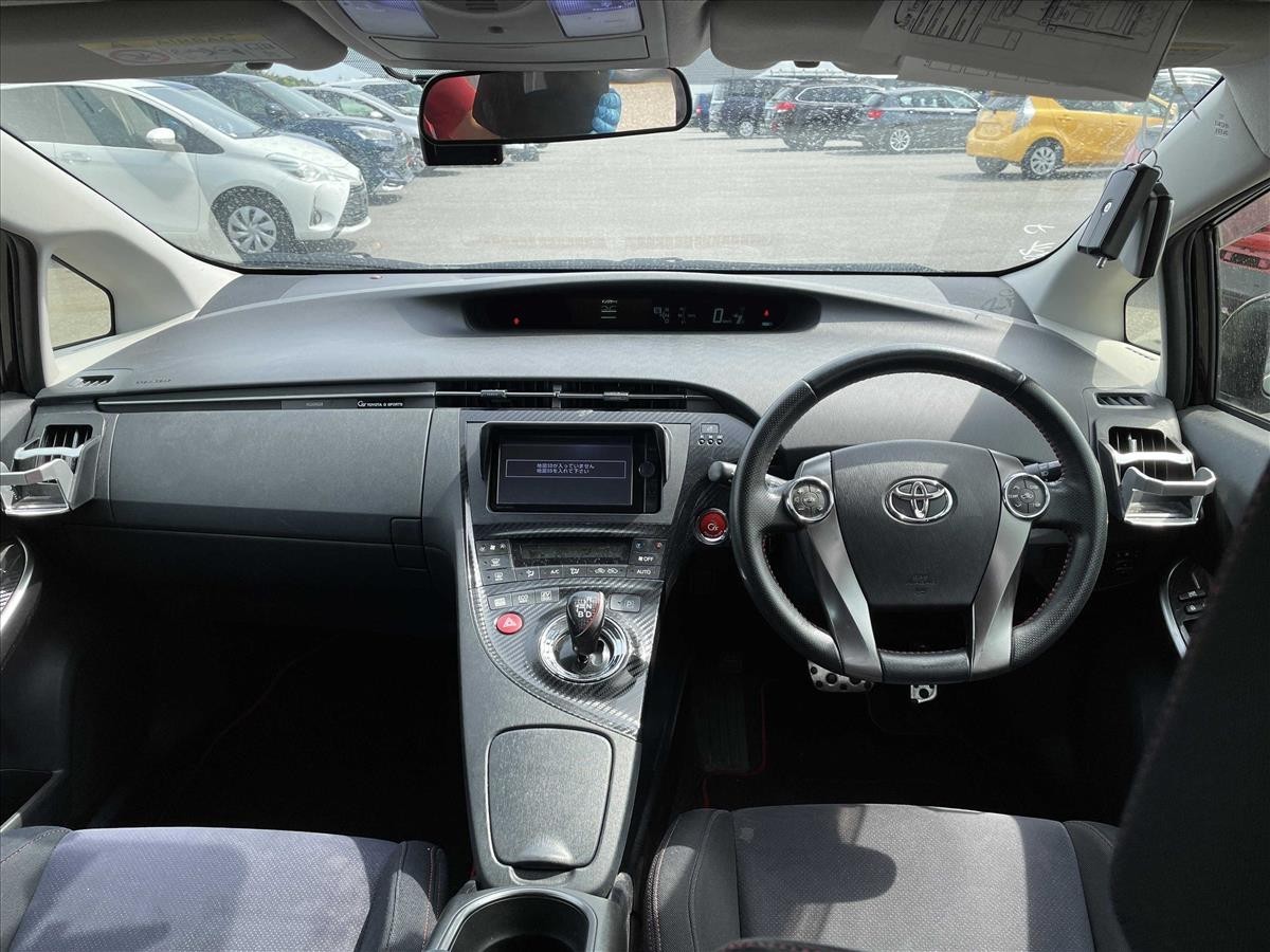 2013 Toyota Prius thumbnail