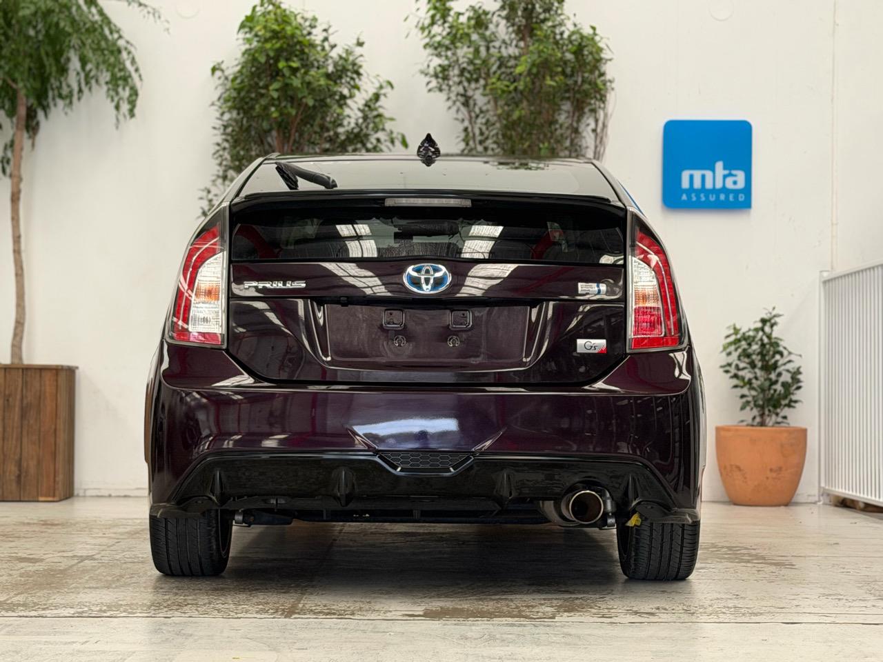 2013 Toyota Prius thumbnail
