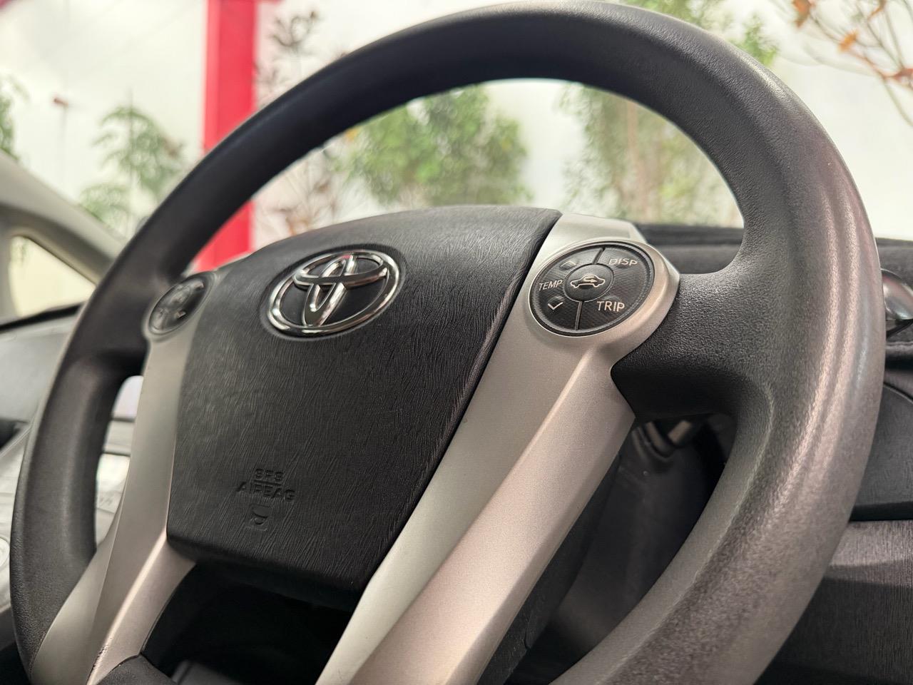 2012 Toyota PRIUS thumbnail