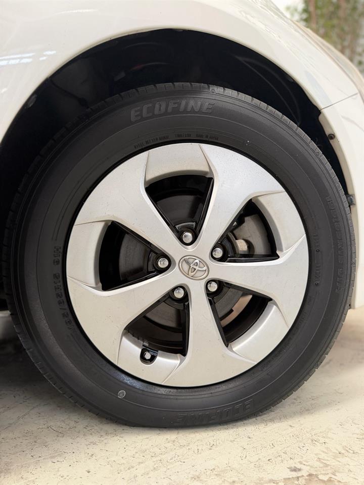 2012 Toyota PRIUS thumbnail