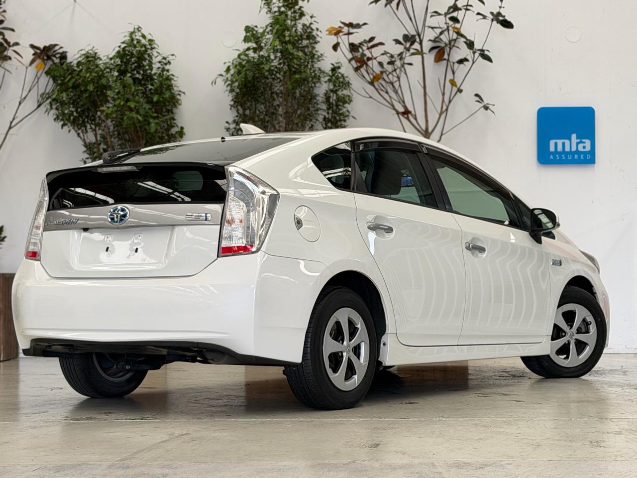 2012 Toyota PRIUS thumbnail