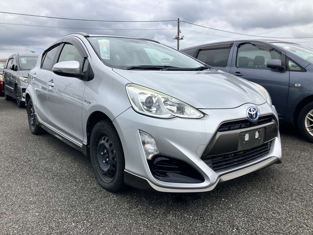2015 Toyota Aqua thumbnail