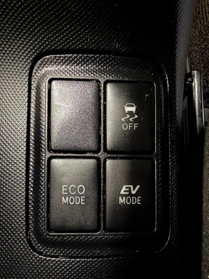 2015 Toyota Aqua thumbnail