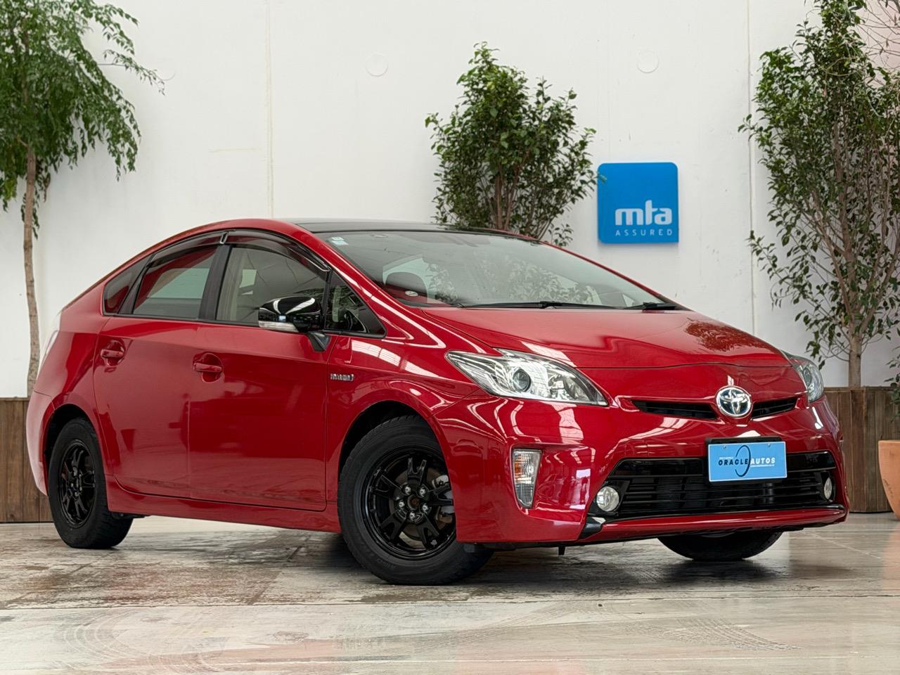 2014 Toyota Prius thumbnail