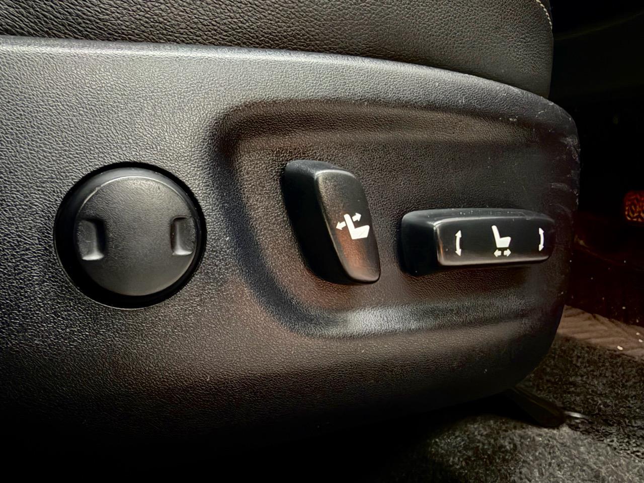 2014 Toyota Prius thumbnail
