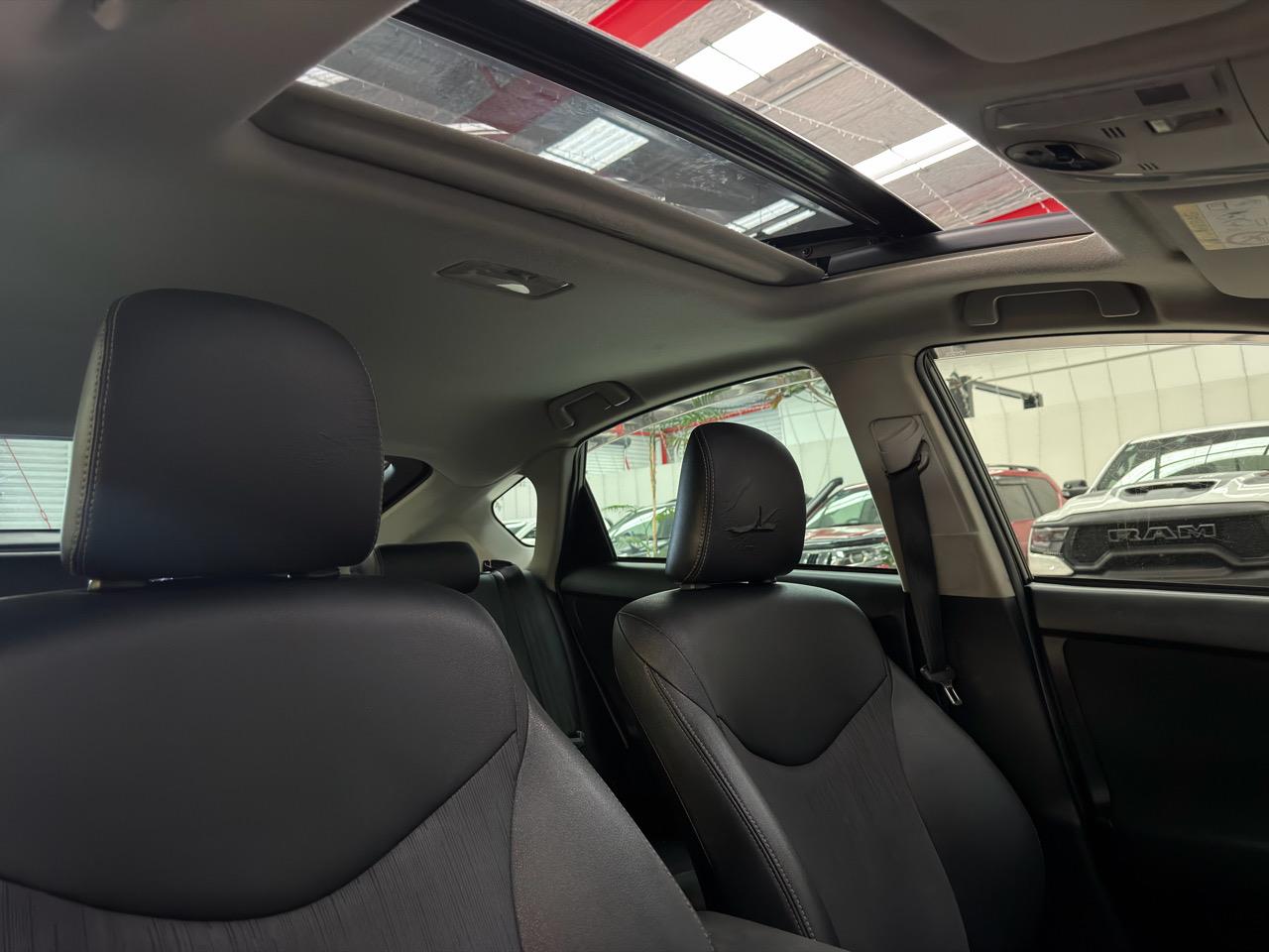 2014 Toyota Prius thumbnail