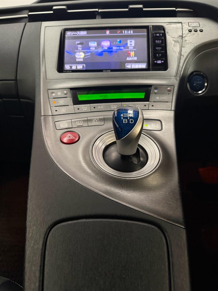 2014 Toyota Prius thumbnail