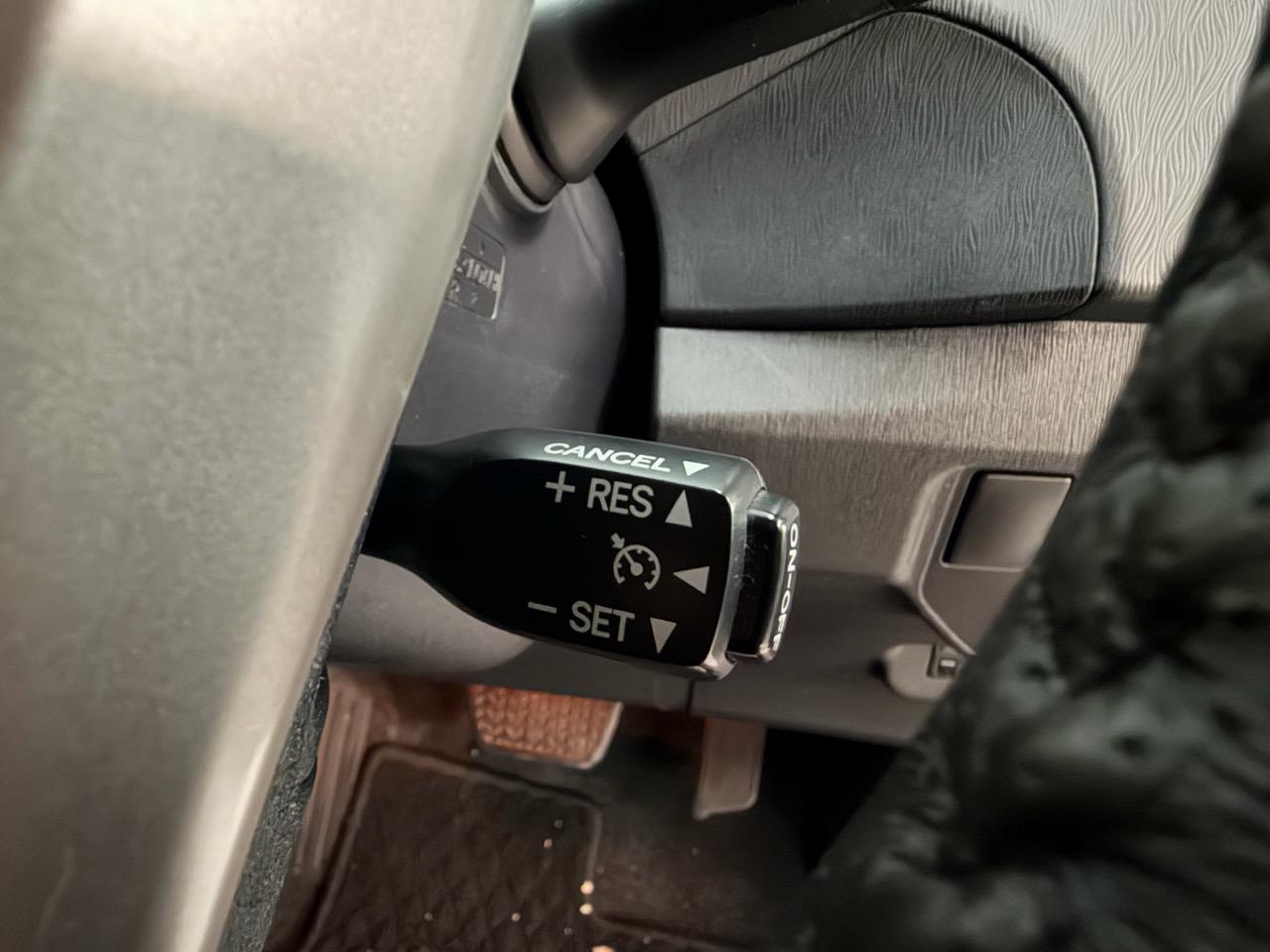 2014 Toyota Prius thumbnail