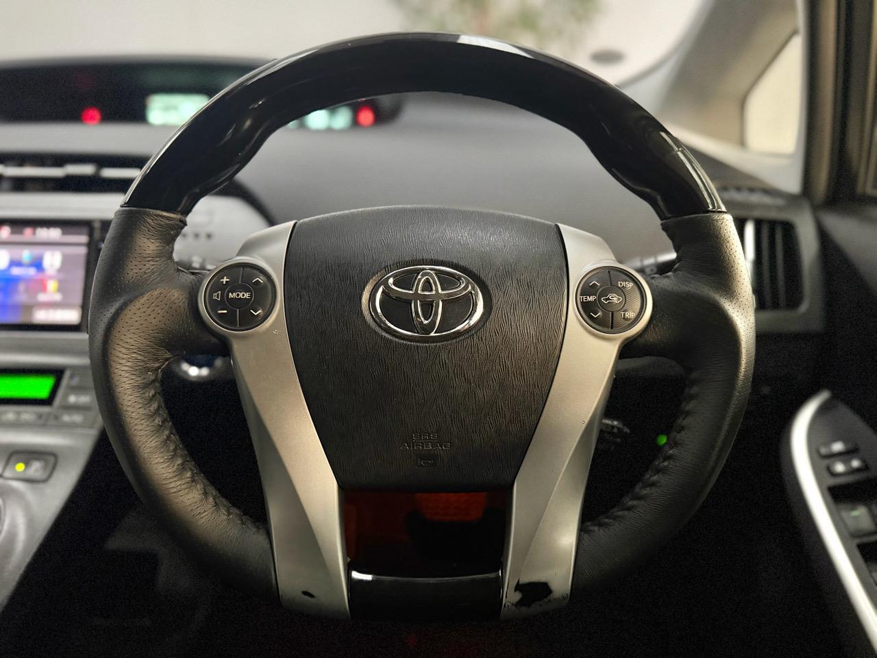2014 Toyota Prius thumbnail