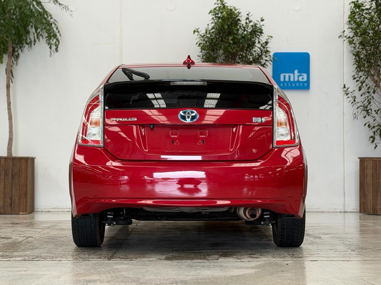 2014 Toyota Prius thumbnail