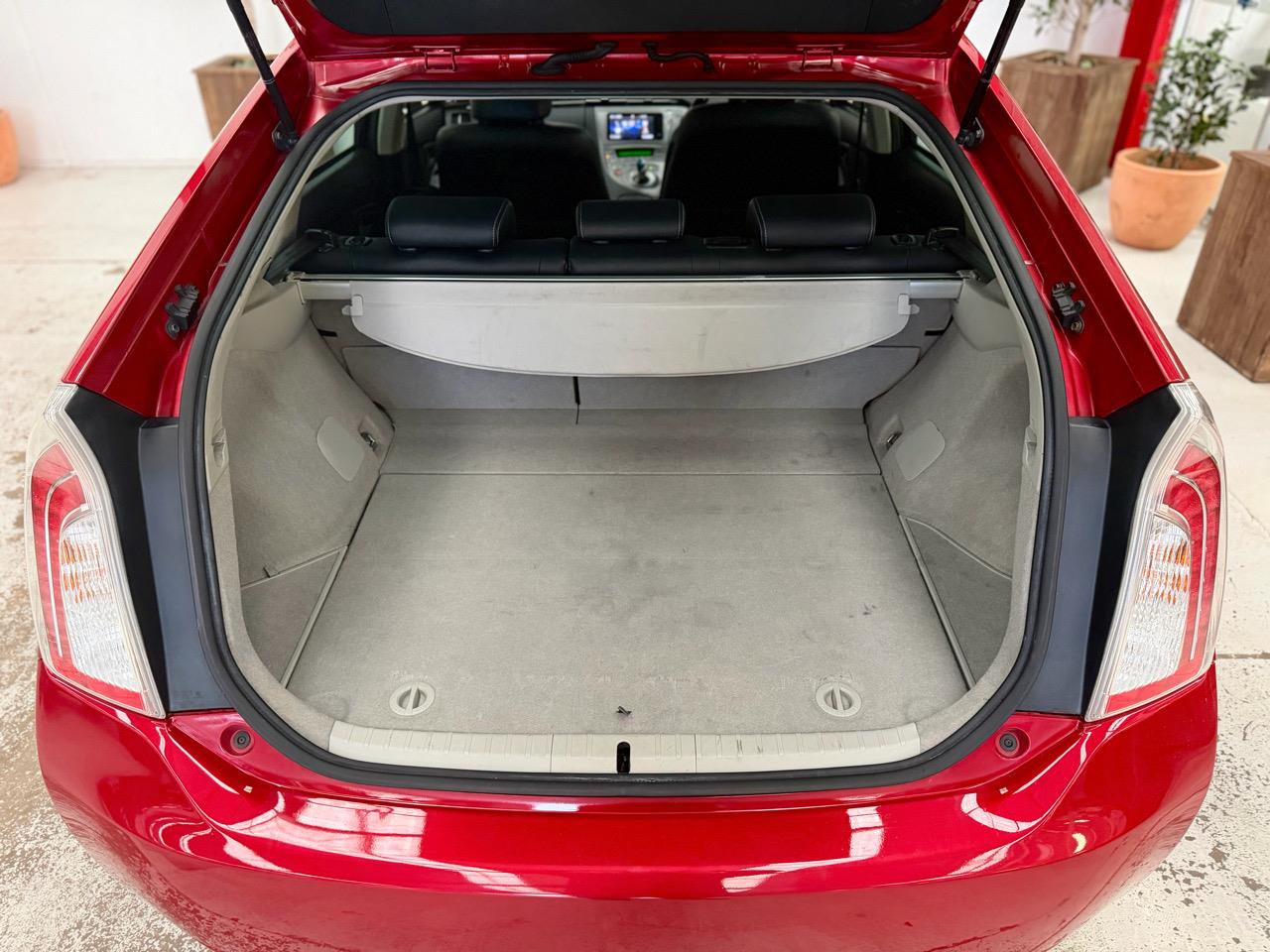 2014 Toyota Prius thumbnail