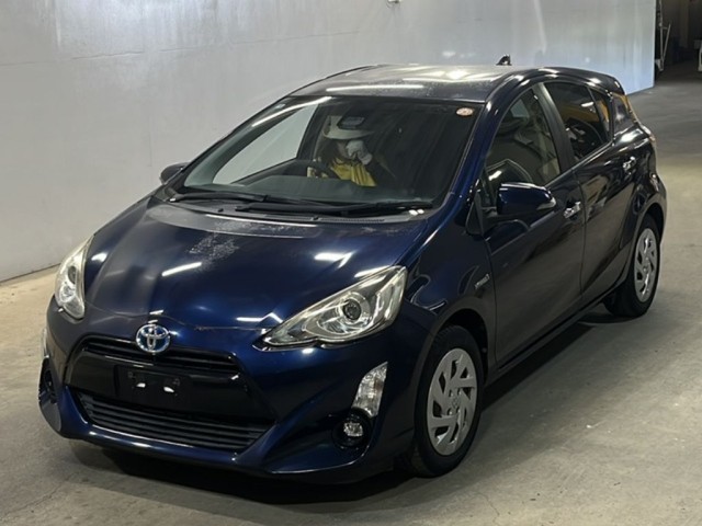2016 Toyota Aqua thumbnail