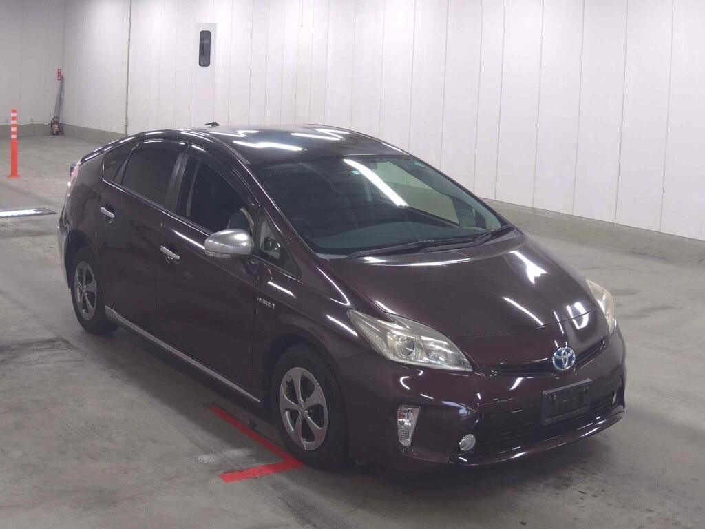 2013 Toyota Prius thumbnail