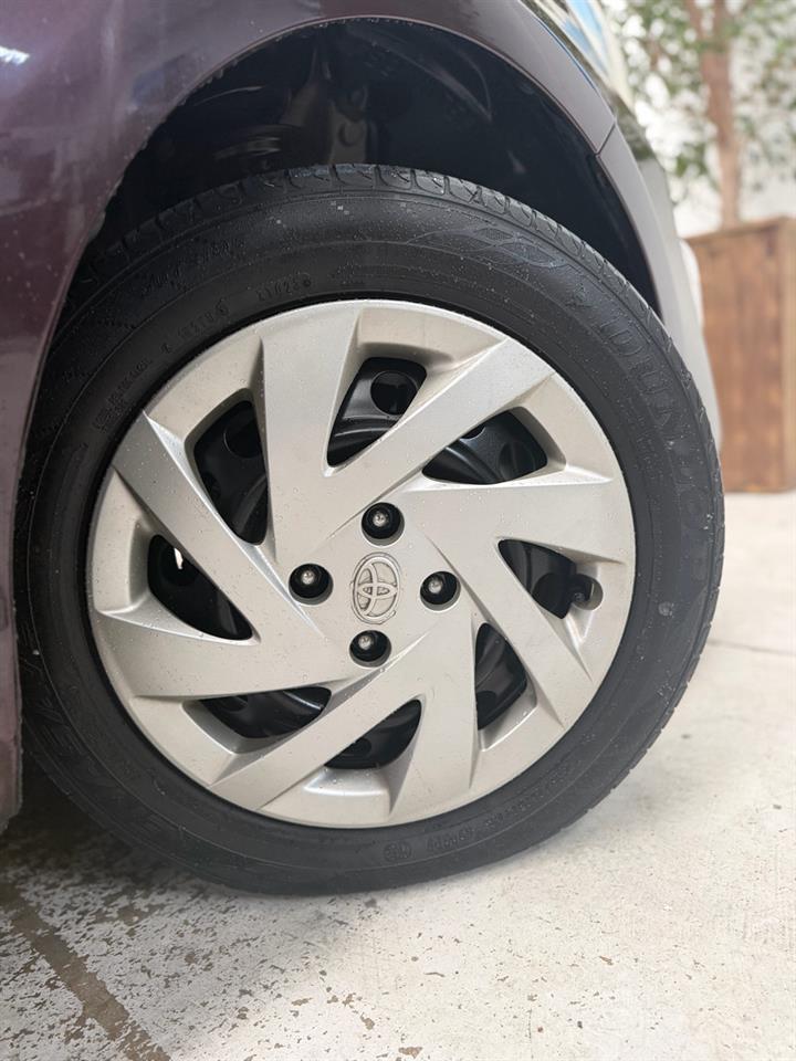 2015 Toyota Aqua thumbnail