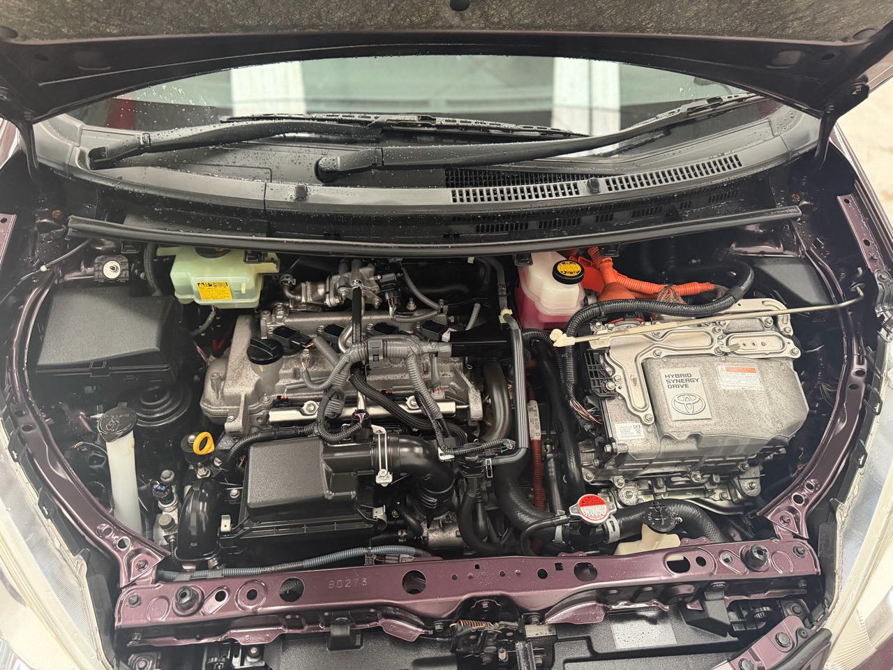 2015 Toyota Aqua thumbnail