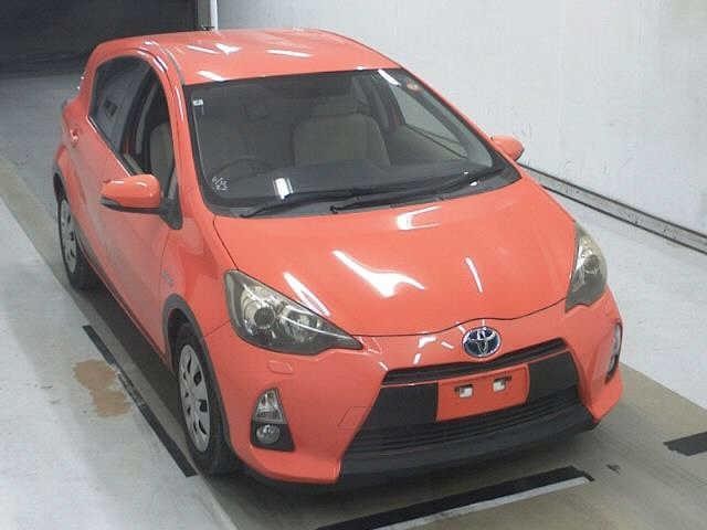 2012 Toyota Aqua thumbnail