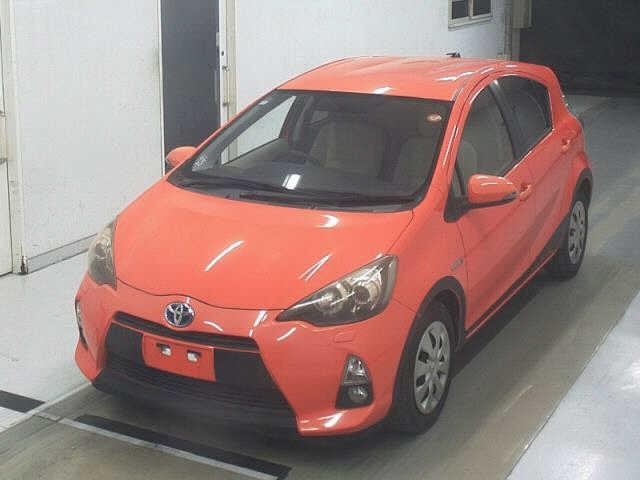 2012 Toyota Aqua thumbnail