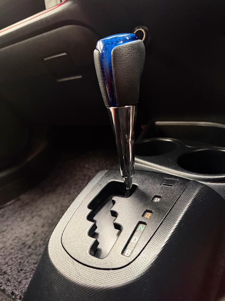 2015 Toyota Aqua thumbnail