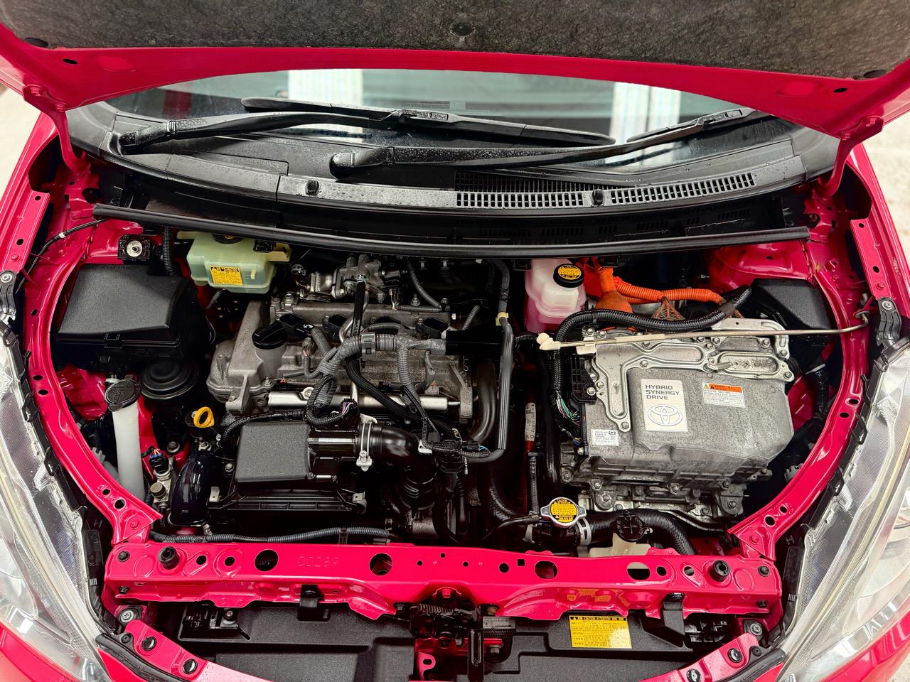 2015 Toyota Aqua thumbnail