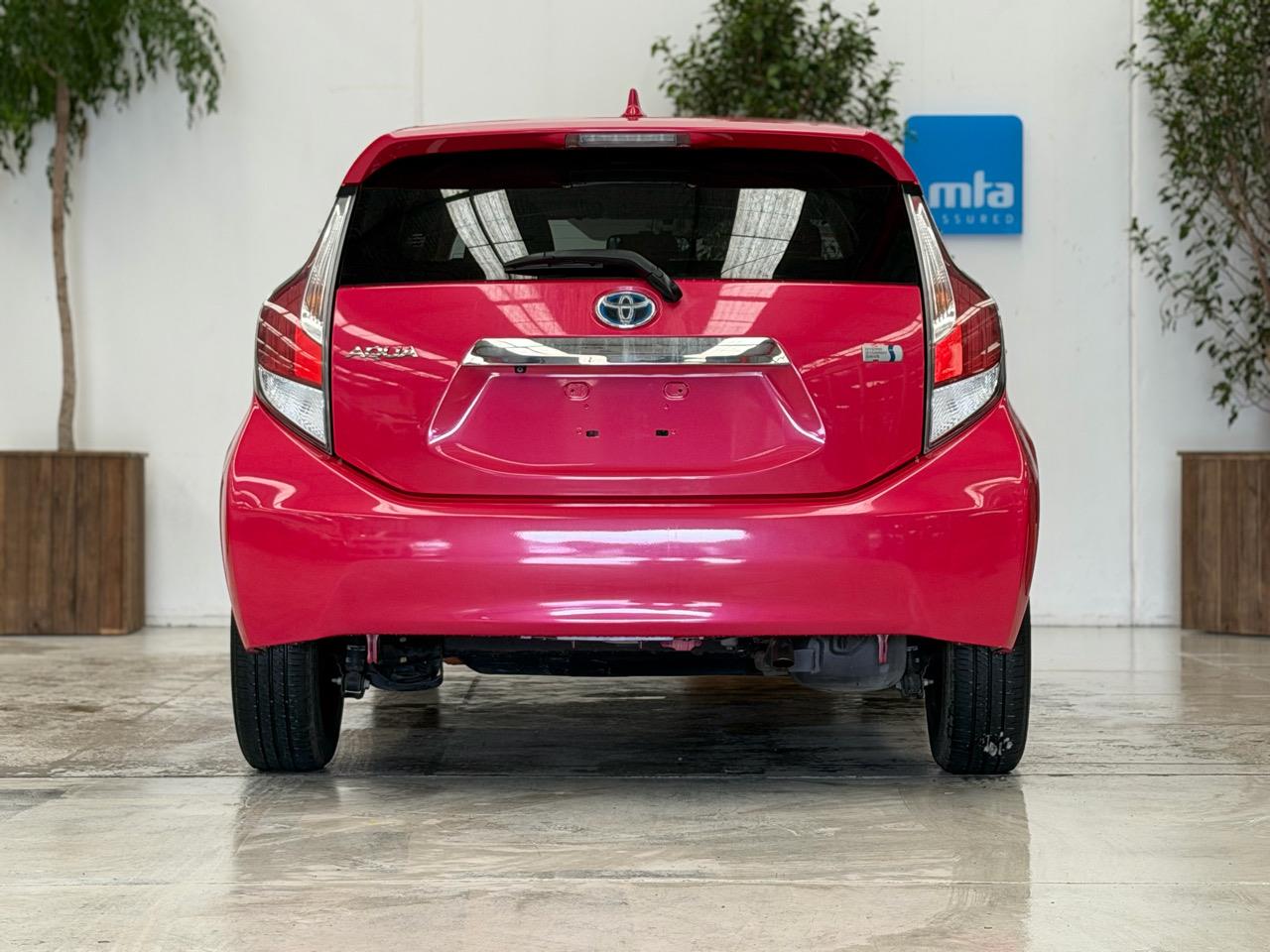 2015 Toyota Aqua thumbnail