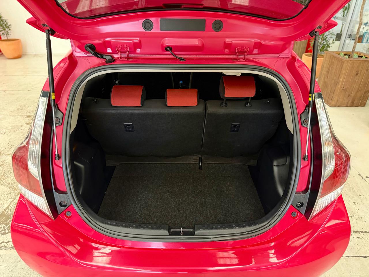 2015 Toyota Aqua thumbnail