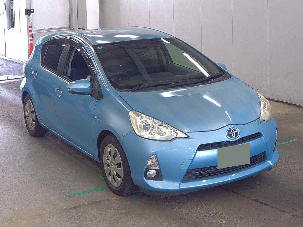 2012 Toyota Aqua thumbnail