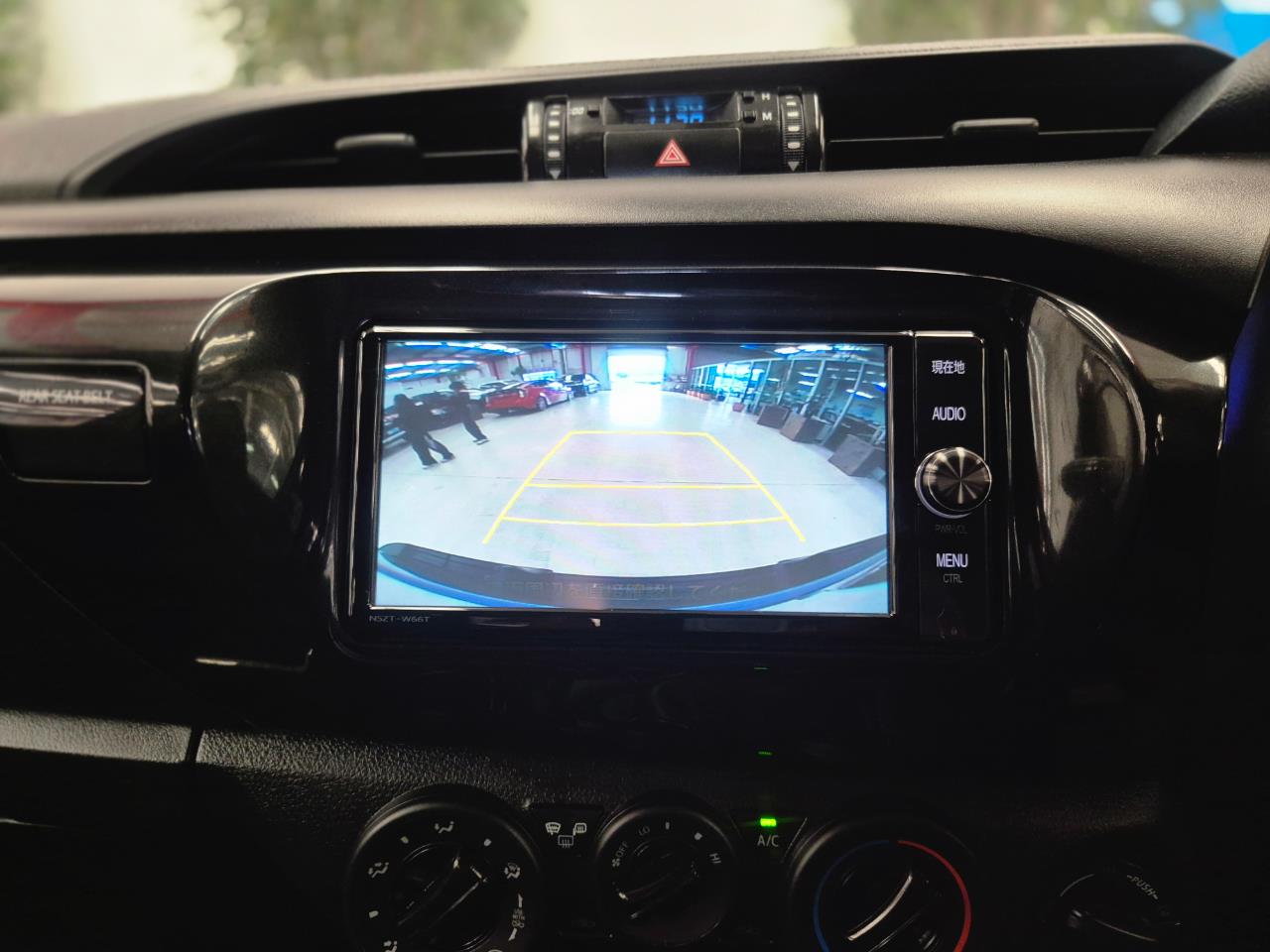 2018 Toyota Hilux thumbnail