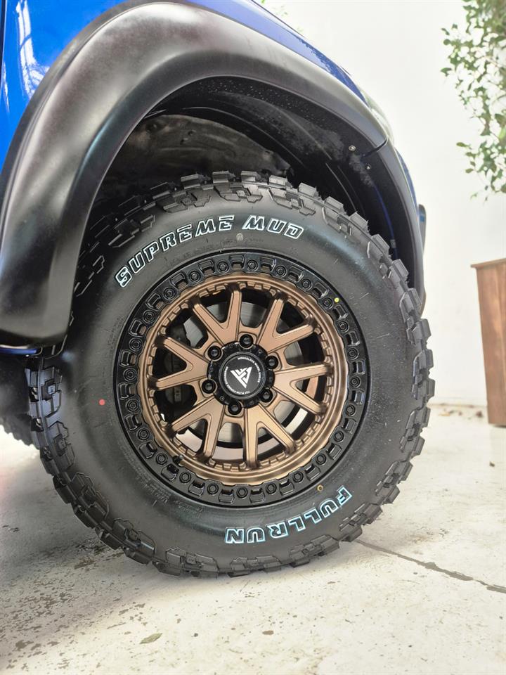 2018 Toyota Hilux thumbnail