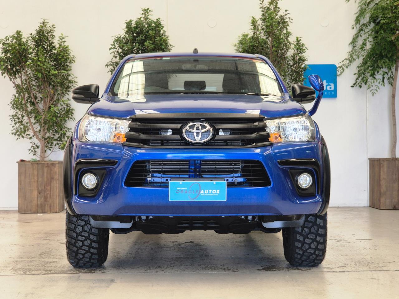 2018 Toyota Hilux thumbnail