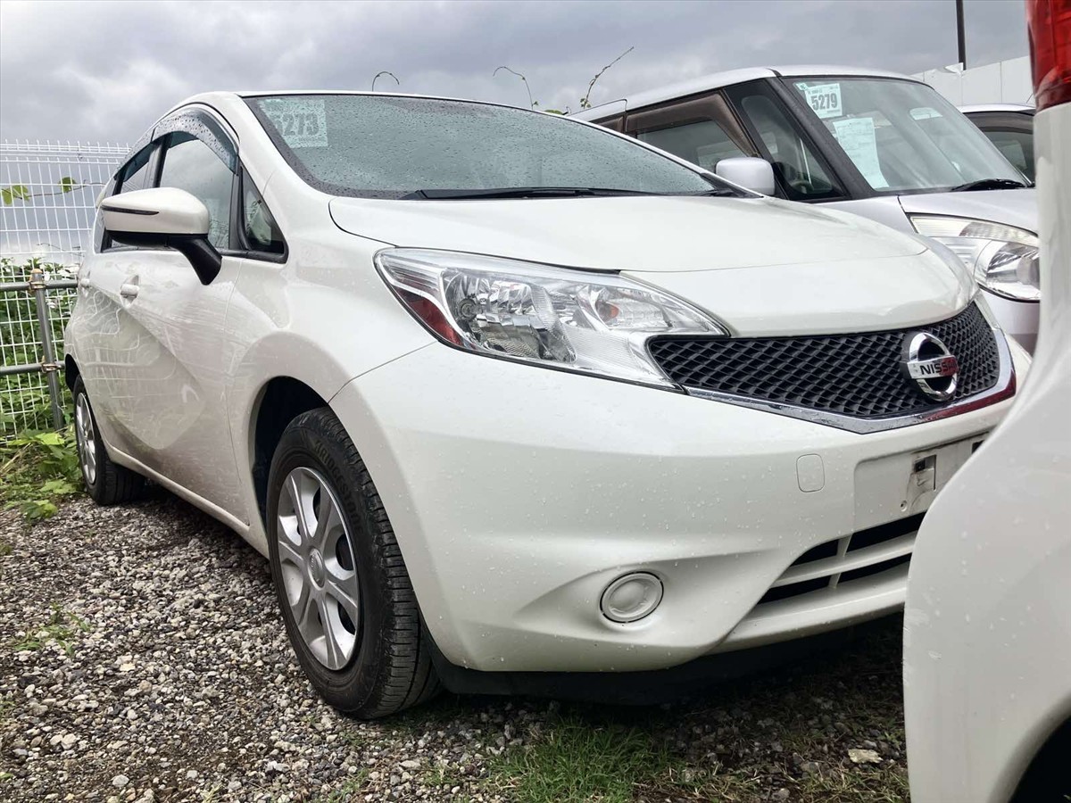 2015 Nissan Note thumbnail
