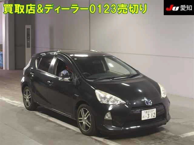 2013 Toyota Aqua thumbnail