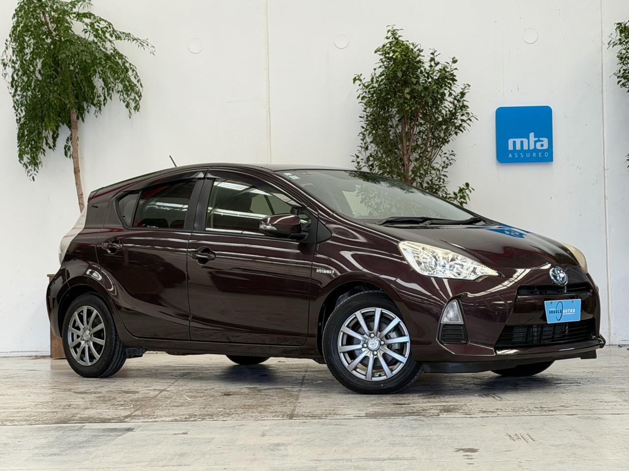 2014 Toyota Aqua thumbnail